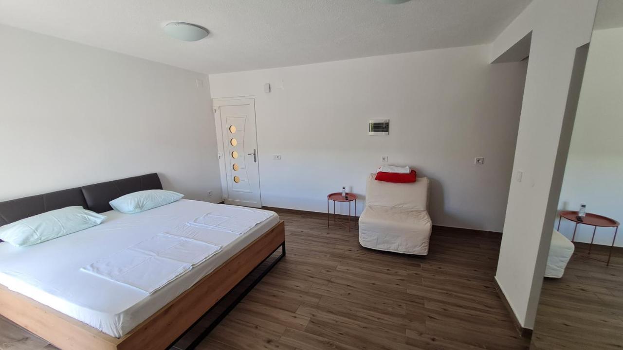 Apartmani Mlinar - Studio Apartment Grebaštica Eksteriør billede