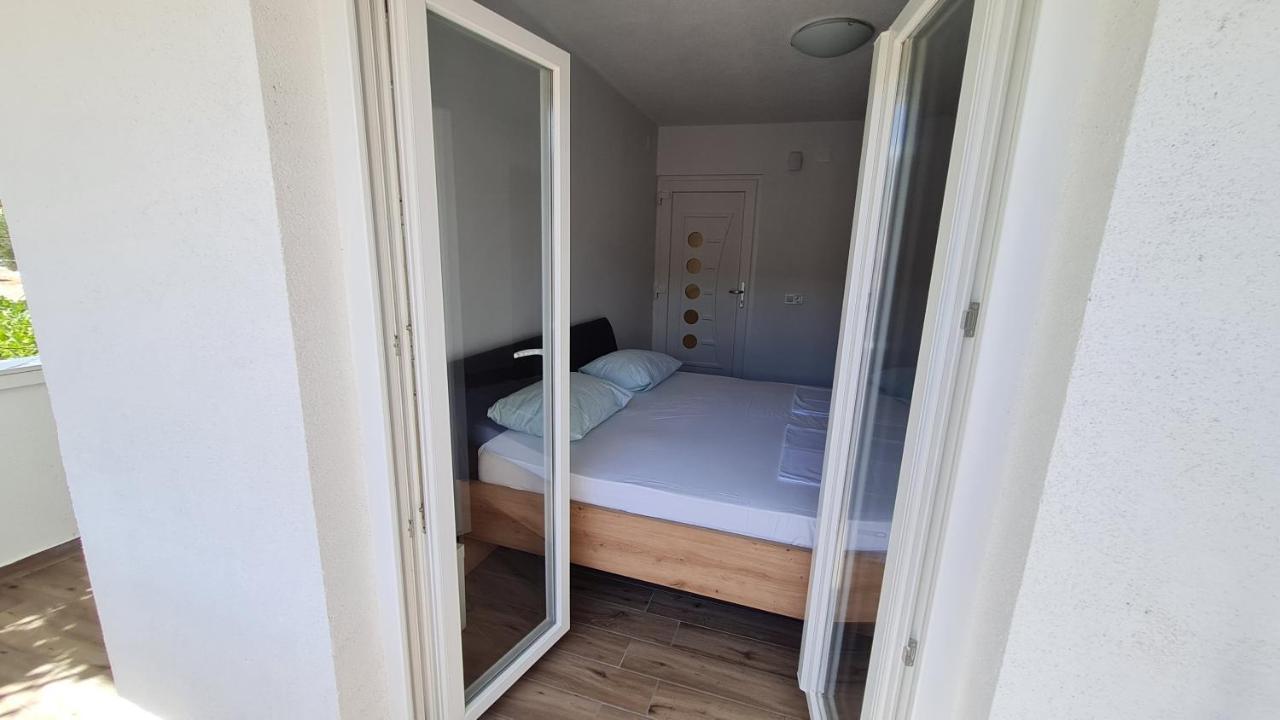 Apartmani Mlinar - Studio Apartment Grebaštica Eksteriør billede